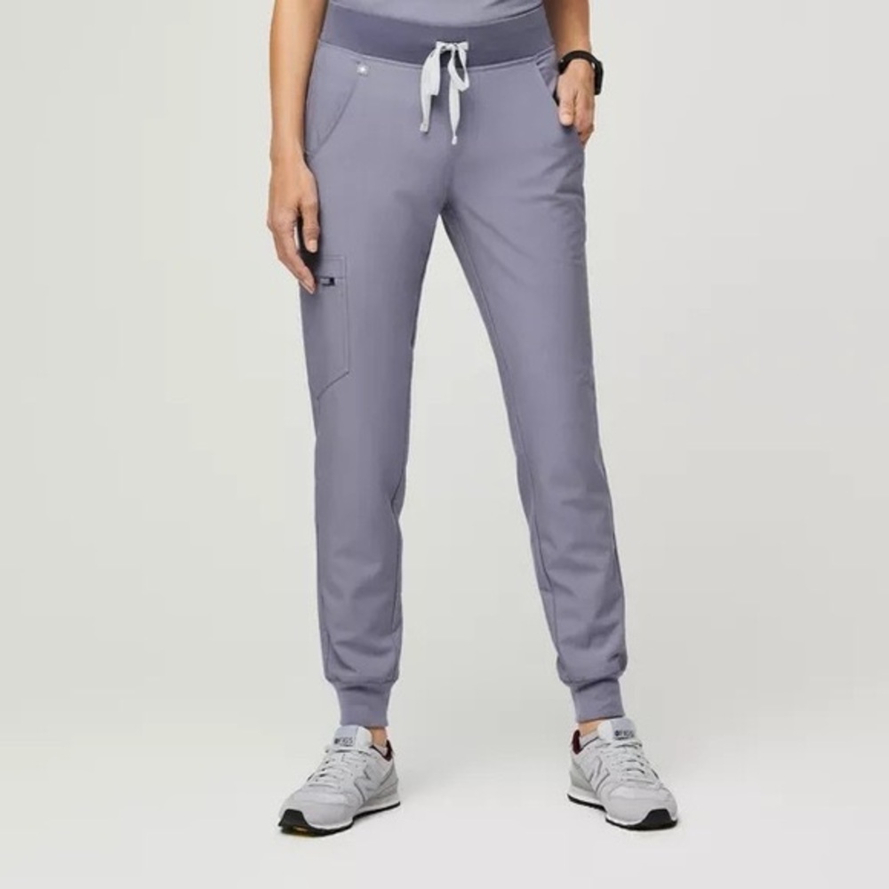 (SCRUB TOP + BOTTOM) Figs vapor blue space dye set